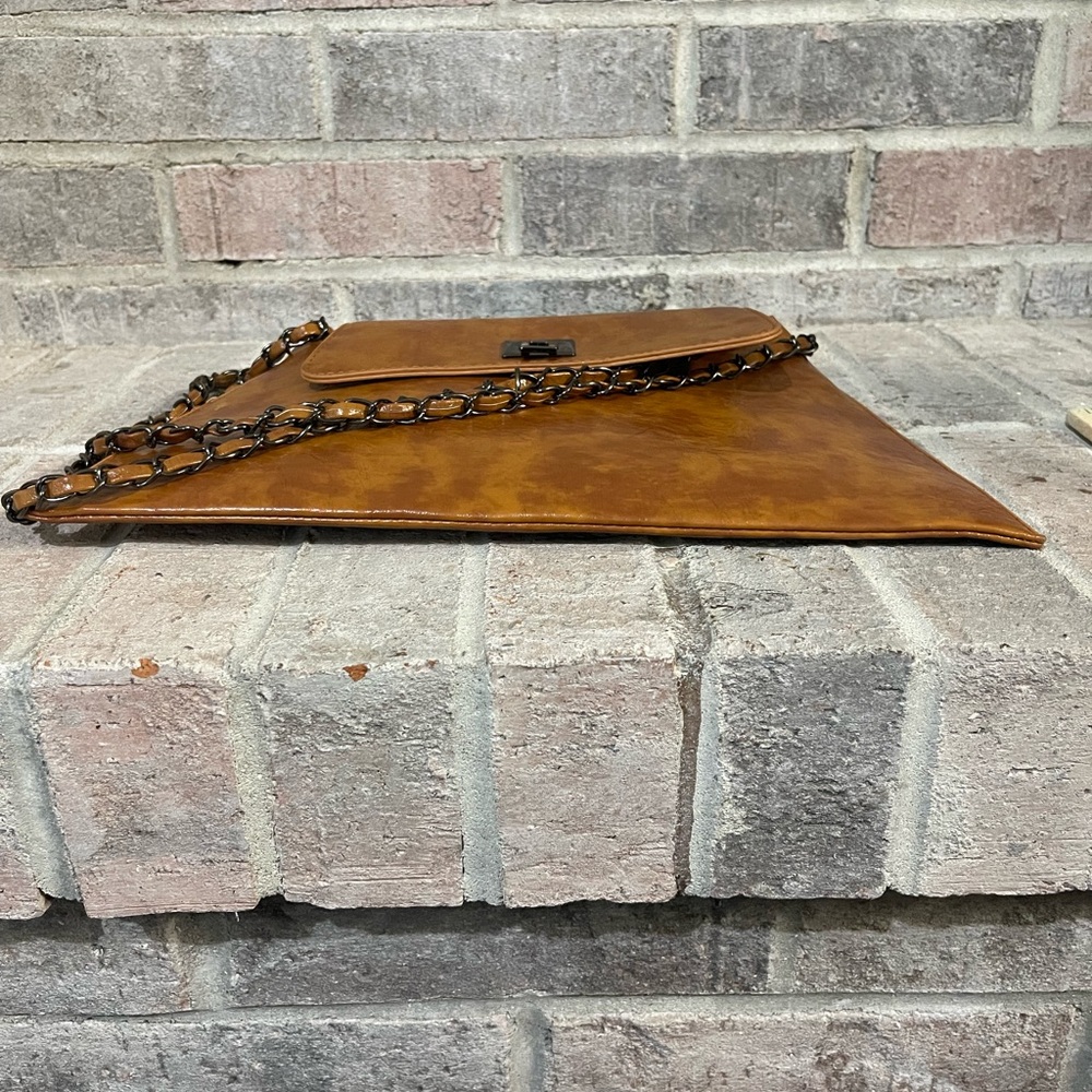 Elegant Brown Chain Bag - Picture 5 of 9